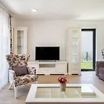 Luxury Alkar With Swimming Pool