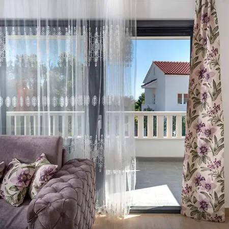 Appartement Luxury Alkar With Swimming Pool Ražanj