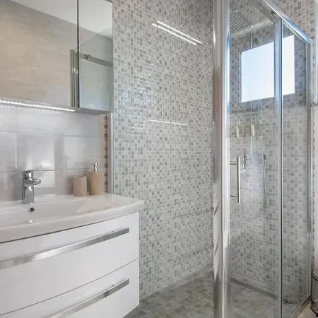 Luxury Alkar With Swimming Pool