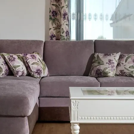 Luxury Alkar With Swimming Pool Ražanj