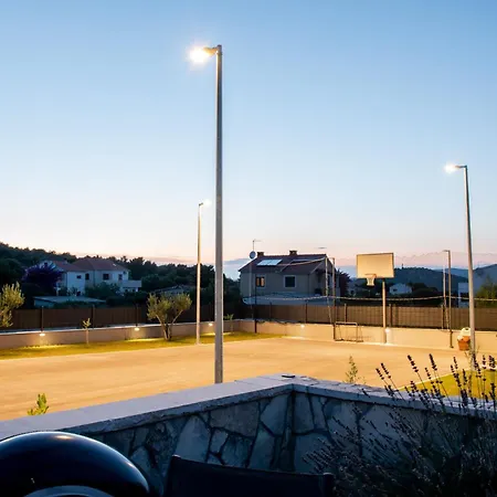 Luxury Alkar With Swimming Pool Apartmán Ražanj