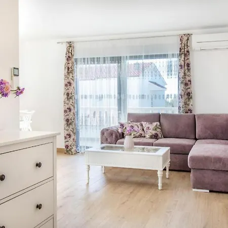 Luxury Alkar With Swimming Pool Apartament Ražanj