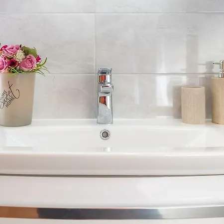 Luxury Alkar With Swimming Pool Apartament *