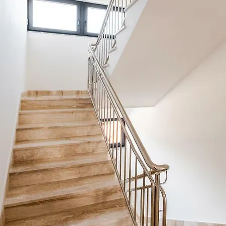 Apartment Luxury Alkar With Swimming Pool