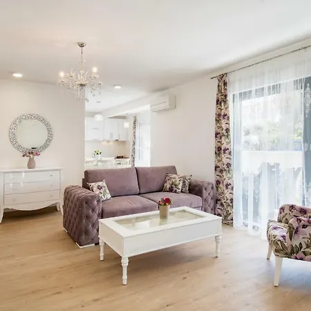 Luxury Alkar With Swimming Pool * Ražanj