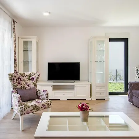 Luxury Alkar With Swimming Pool