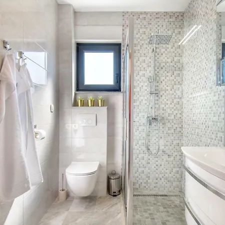 Luxury Alkar With Swimming Pool