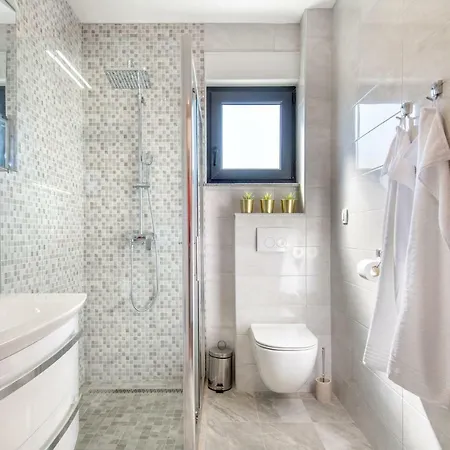 Luxury Alkar With Swimming Pool Razanj