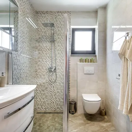 Luxury Alkar With Swimming Pool