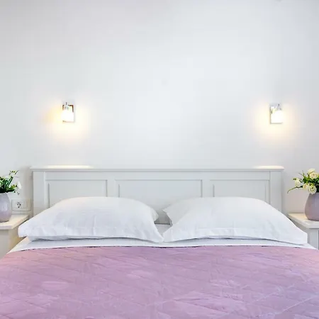Luxury Alkar With Swimming Pool Ražanj