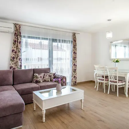 Luxury Alkar With Swimming Pool * Ražanj