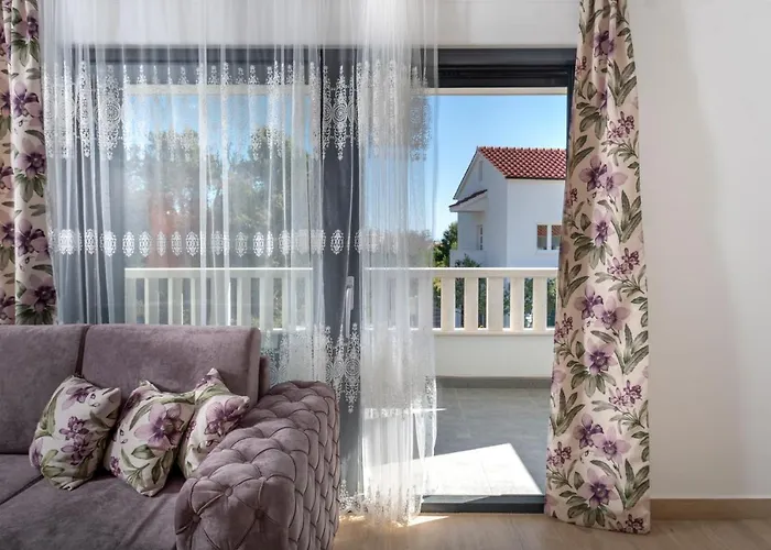 Lägenhet Luxury Alkar With Swimming Pool Ražanj