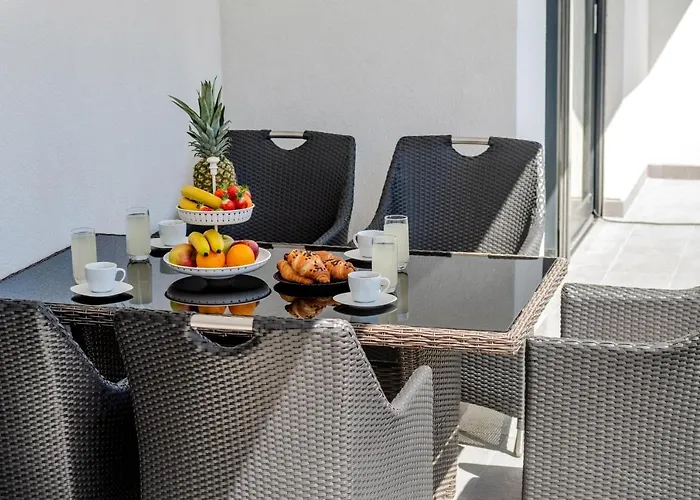 Luxury Alkar With Swimming Pool Daire Ražanj