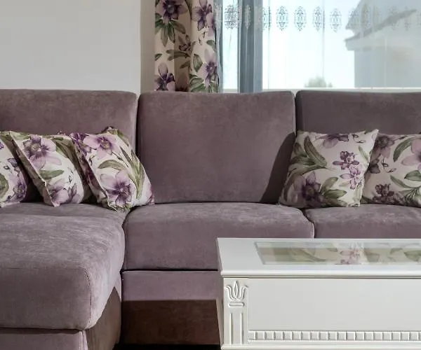 Luxury Alkar With Swimming Pool Ražanj