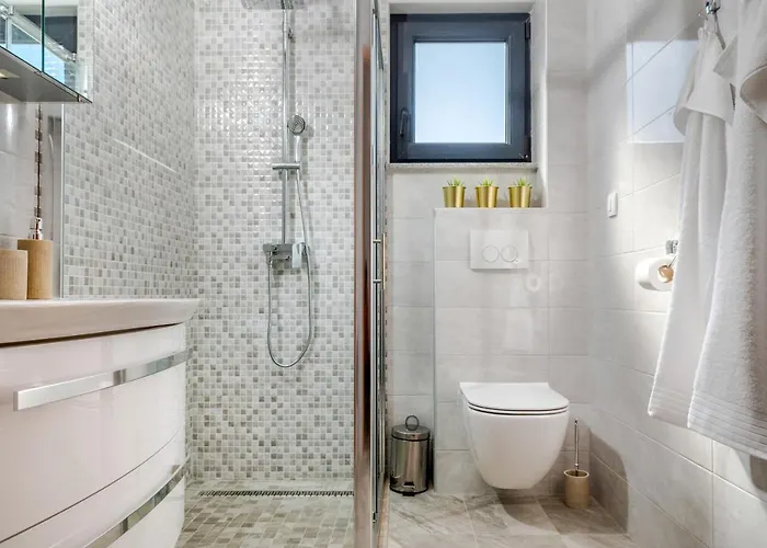 Lägenhet Luxury Alkar With Swimming Pool