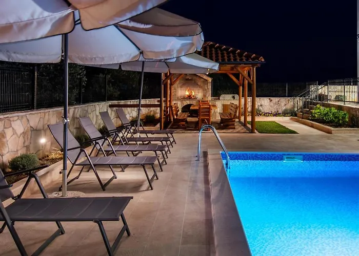 Lägenhet Luxury Alkar With Swimming Pool *