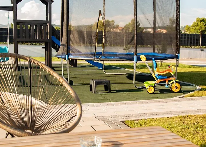 Luxury Alkar With Swimming Pool