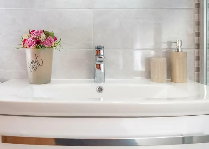 Luxury Alkar With Swimming Pool Daire *