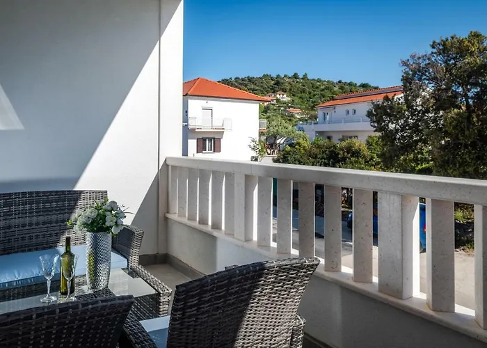 Luxury Alkar With Swimming Pool Ražanj