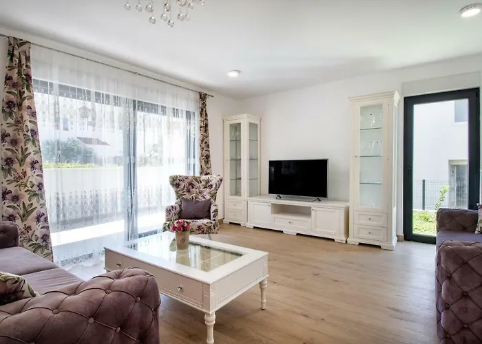 Luxury Alkar With Swimming Pool Daire