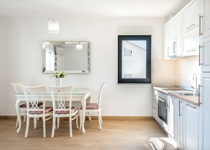 Luxury Alkar With Swimming Pool *