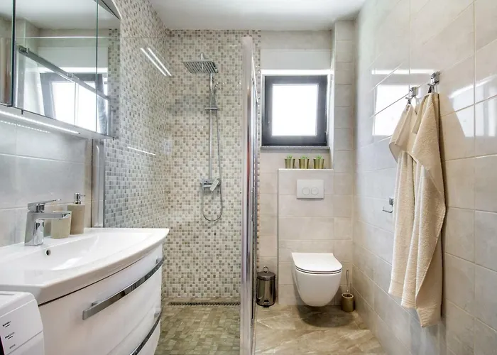 Luxury Alkar With Swimming Pool