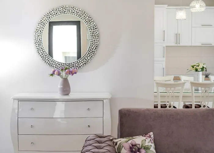 Daire Luxury Alkar With Swimming Pool *