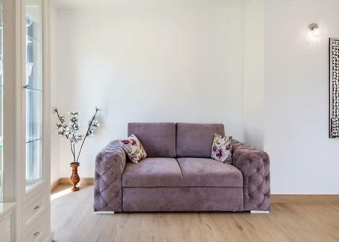 Lägenhet Luxury Alkar With Swimming Pool