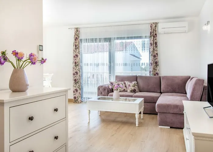 Luxury Alkar With Swimming Pool *