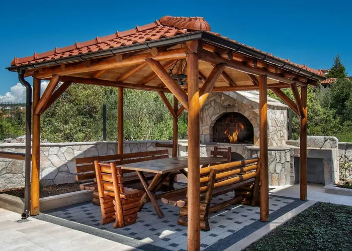 Luxury Alkar With Swimming Pool Daire *