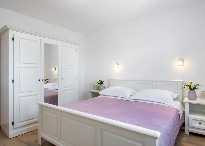 Luxury Alkar With Swimming Pool *